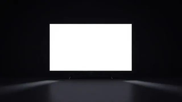 Assistir TV no escuro faz mal à visão?
